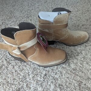 Justin Boots Tan Velvet Ankle Booties